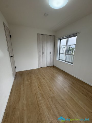 個人の部屋や寝室として使える洋室です