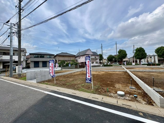 全10区画　　間取り・外観・設備まで自由にプランニング可能。暮らし方に合わせた住まいをご提案できます。花田小学校まで徒歩約4分(270ｍ)、毎日の通学がしやすい住環境です。