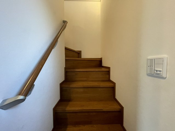 【高美台　土地建物の内装】