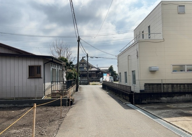 土地の地勢が高台の場合、景色を綺麗にみることができ、景色にこだわってお家探ししている方におすすめです！また平坦地よりも風通しがいいというメリットがあります。デメリットもあるので是非現地でご確認下さい。