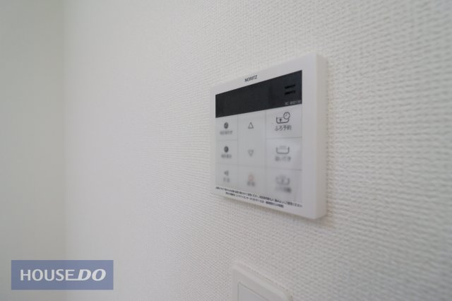 【温水設備】現地完成写真。給湯スイッチ付きで温度調整もラクラクです。
