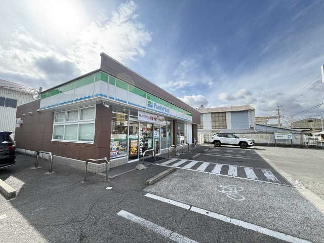 ファミリーマート　明石八木店まで約120ｍ