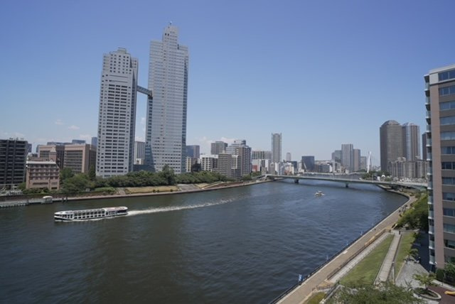 北西側バルコニーからの眺望（隅田川を望む）
