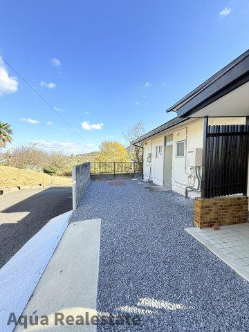 駐車場があるので、車を買う予定の方も安心です