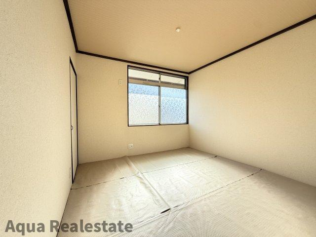 広くて明るい寝室