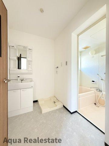 使いやすい独立洗面台です