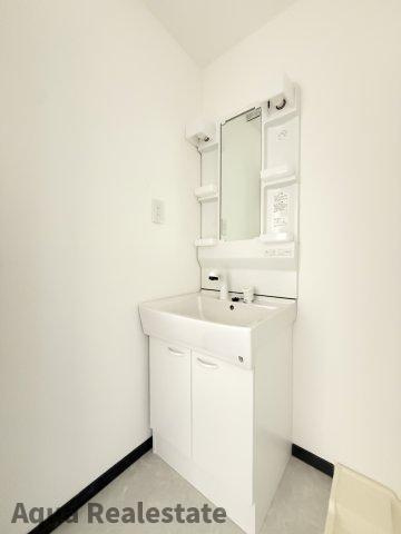 使いやすい独立洗面台です