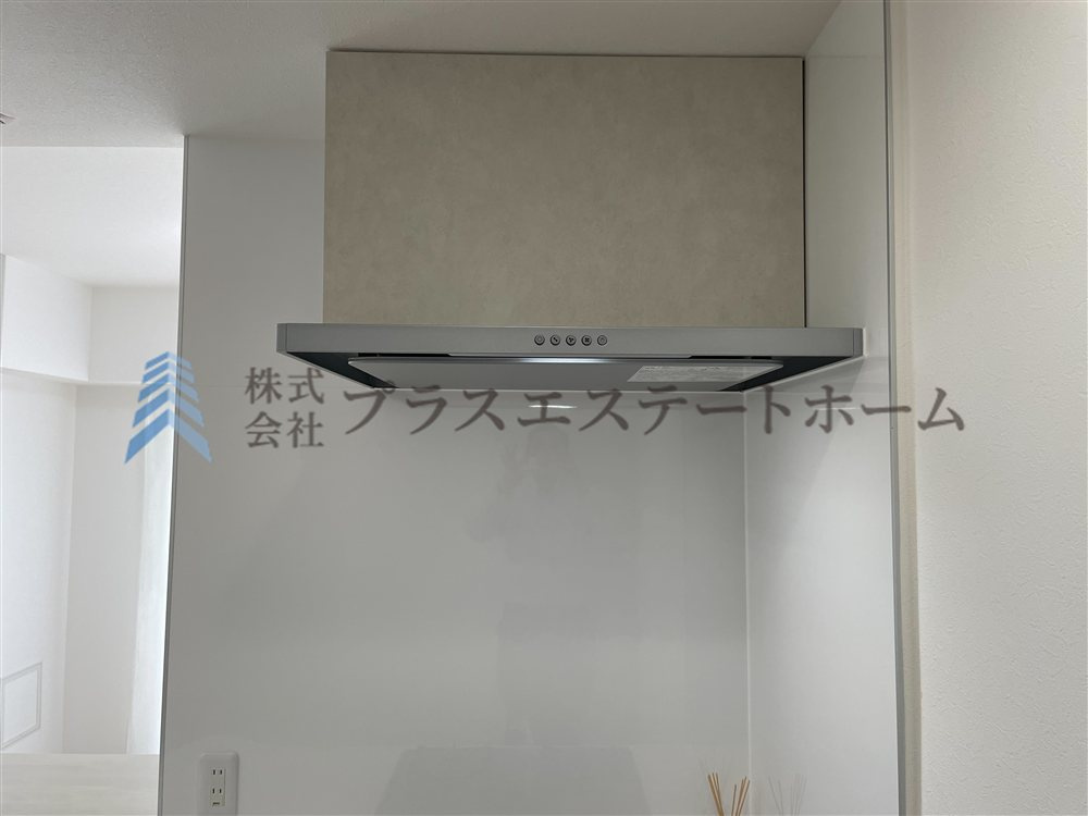 圧迫感を与えないスリムなデザインが魅力のレンジフードです♪ファン入口付近もお手入れしやすい形状です♪