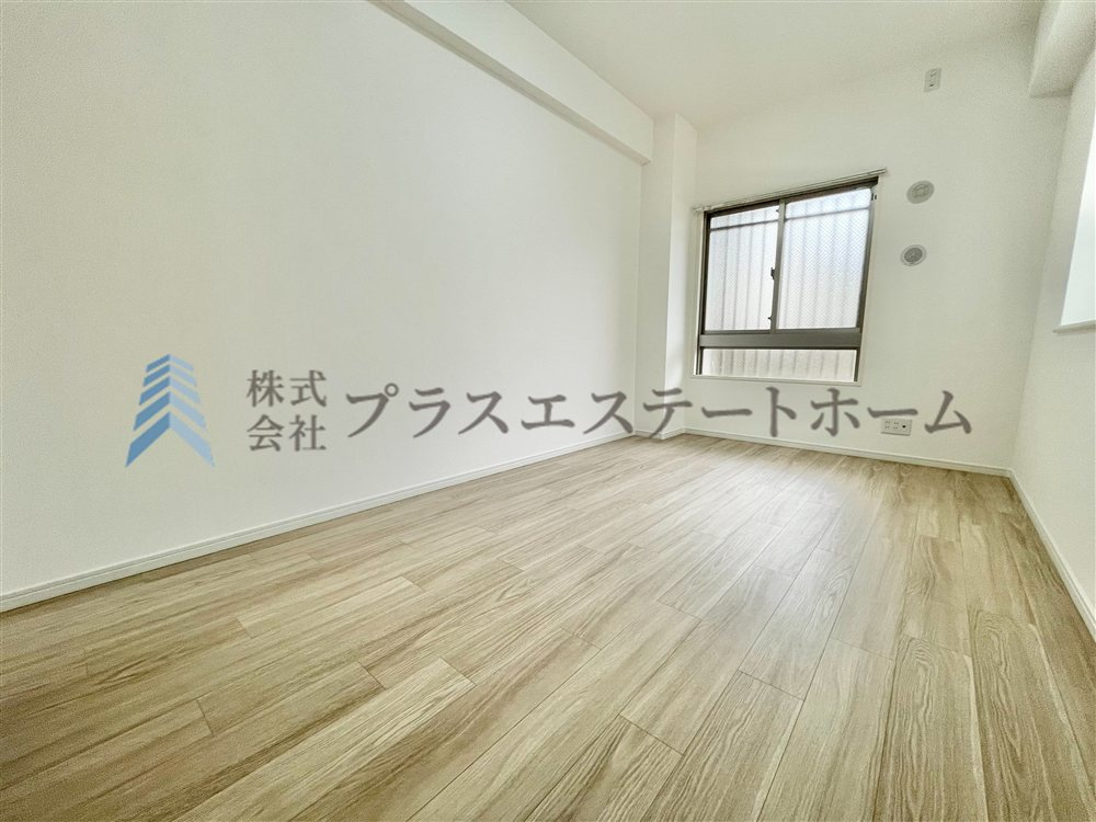 洋室はシンプルな配色にしていますので、お客様好みの家具を配置頂けます♪