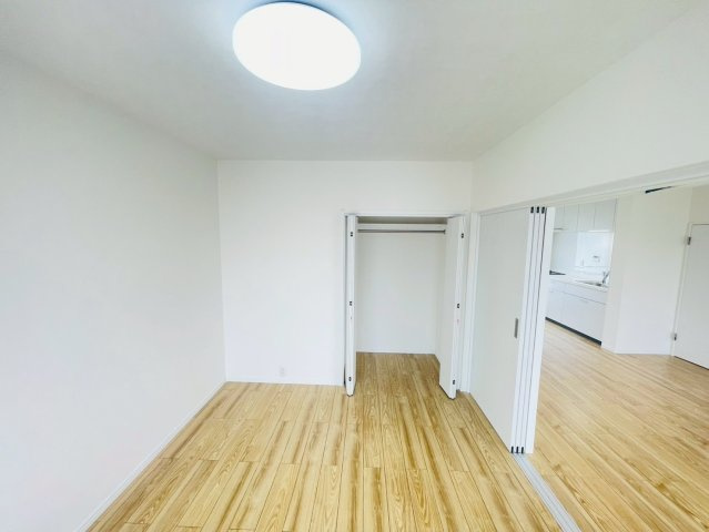 収納が豊富で、暮らしやすさに配慮した間取りです。