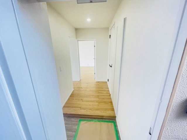 玄関収納有　散らかりがちな玄関まわりもスッキリ保てます。