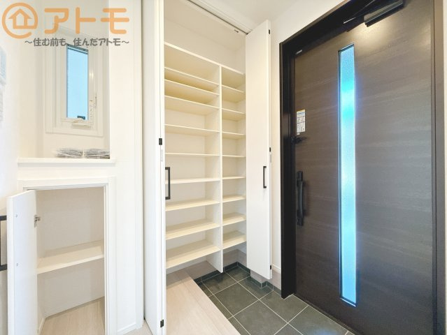 玄関は収納付きで使い勝手良好♪見た目もすっきり♪