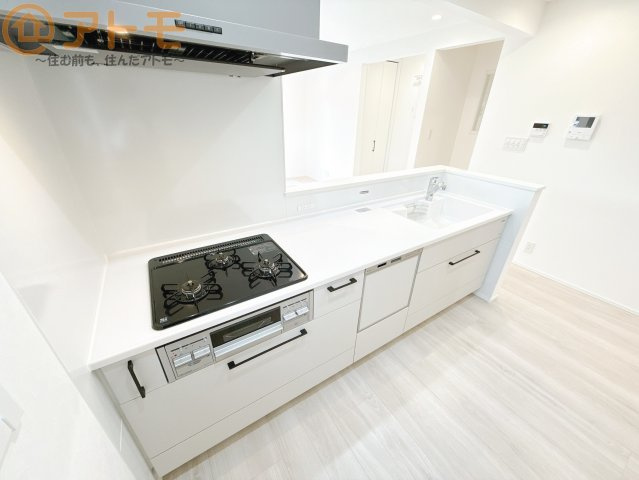 対面式のキッチンはリビングを見渡すことができるので安心♪家族の会話も増えそうですね♪