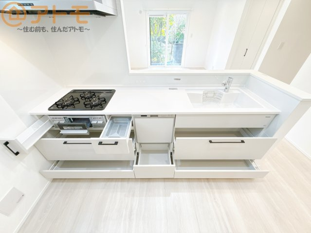 大容量システムキッチン♪お料理スペースやシンク広々！毎日の家事をしっかりサポート♪