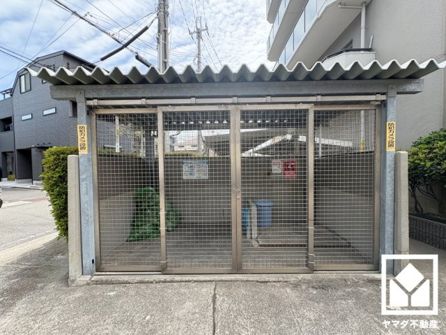 清潔なゴミ出し場で気持ち良くお使い頂けます。