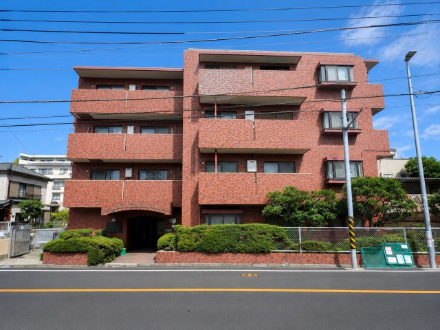 ◆管理体制良好なマンションです。清潔感のあるエントランスに開放感のある住環境。