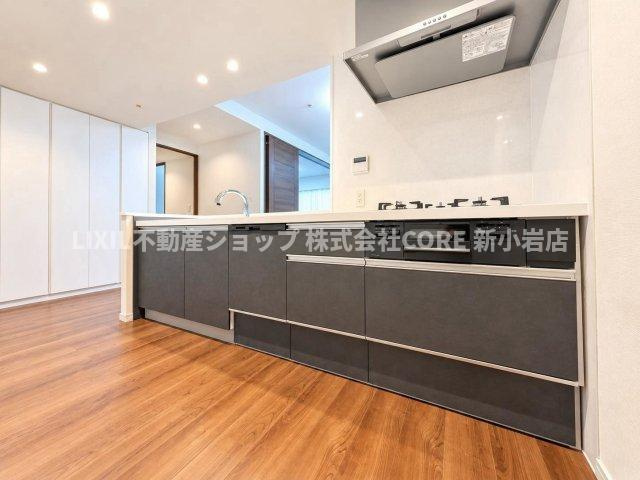 ・食器洗乾燥機付きで家族の食器もピカピカ。忙しい奥様には欠かせないアイテムのひとつ！！