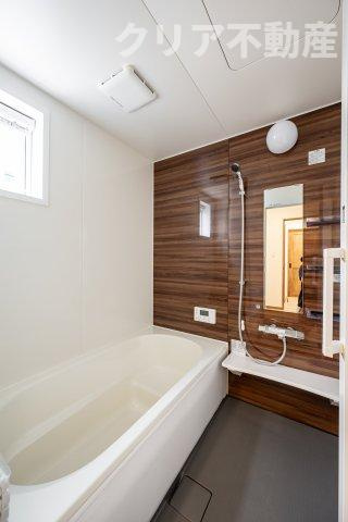 オートバス機能で家事をしていてもうっかりお湯があふれる心配がありません！追い炊き機能で快適な温度を維持します。
