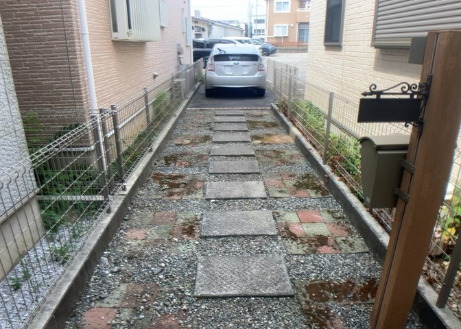 敷地内に散水栓や立水栓があると便利です。水道水を直接利用できるため、水を運ぶ手間を省くことが出来ます。大量の水を必要とする洗車作業や清掃などに役立ちます。その他設備とあわせて、現地でご確認ください。
