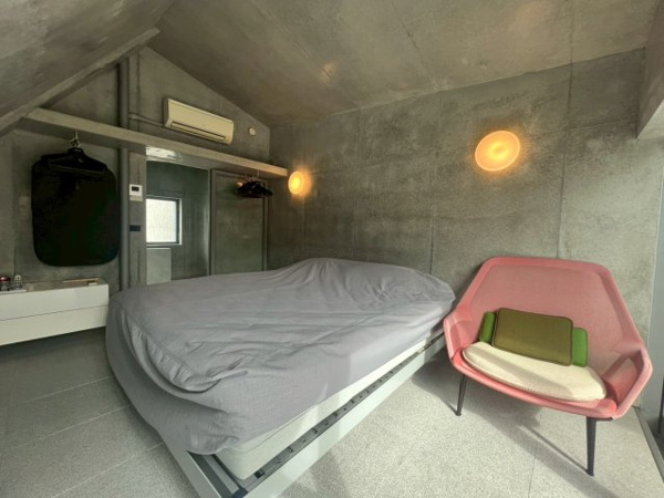 【港区西麻布　中古戸建の洋室】