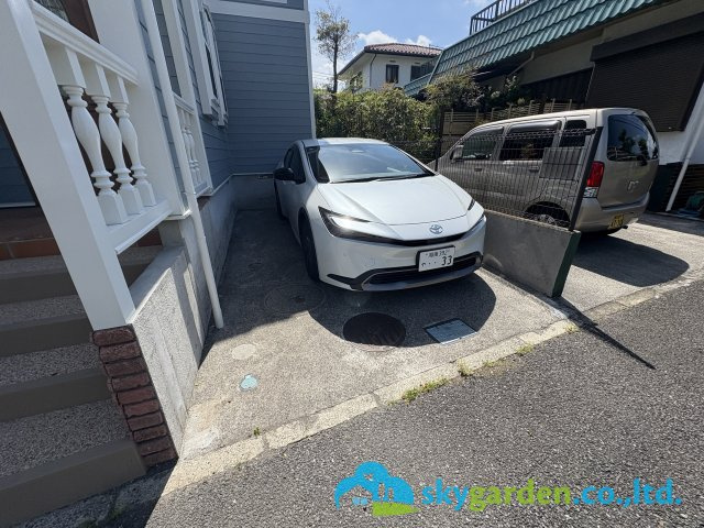 ゆったりとした駐車スペースです
