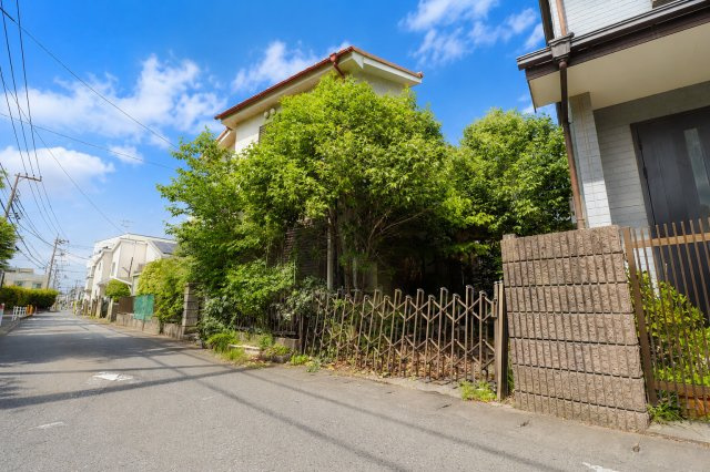 周辺には南林間小学校や南林間中学校、ふれあい大和保育園などの教育施設が揃っており、子育て世代のご家族にも大変おすすめの環境です。