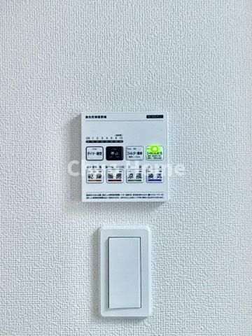 【浴室乾燥機】暖房・冷風・換気・乾燥が可能です。毎日を快適に過ごせるうれしい機能が揃っています。雨の日の洗濯物も安心です。
