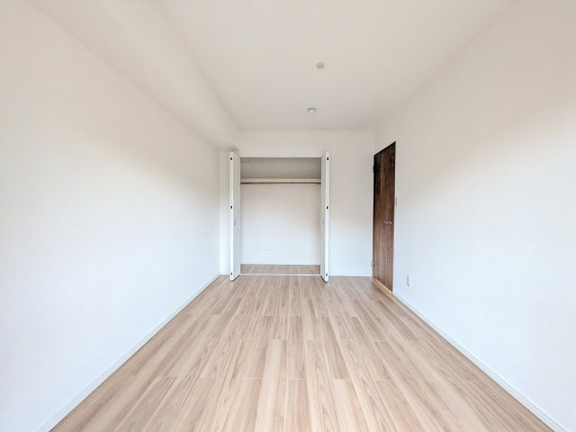 ～収納力の高いクローゼット完備～
