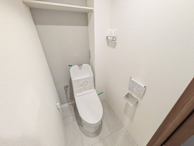 ～暖房温水洗浄機能付きトイレも新規交換済　冬場は特に嬉しい機能ですね～