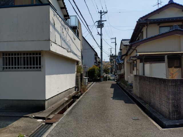 西側道路