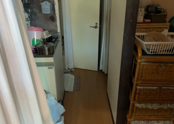 内装はとにかくおしゃれなものがいい！と選ぶ前に、まず住んだ後のことを想像してみましょう。住んでみたらコンセントの位置が悪くて使いにくいなど出てきます。事前にどの家電をどこに置くか想定しておきましょう。