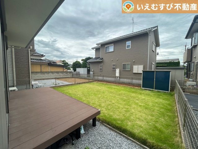 元気なお子様のお外遊びも、自宅のお庭なら安心♪　外遊びはもちろん、ガーデニングや家庭菜園で緑の潤い溢れる暮らしを満喫！