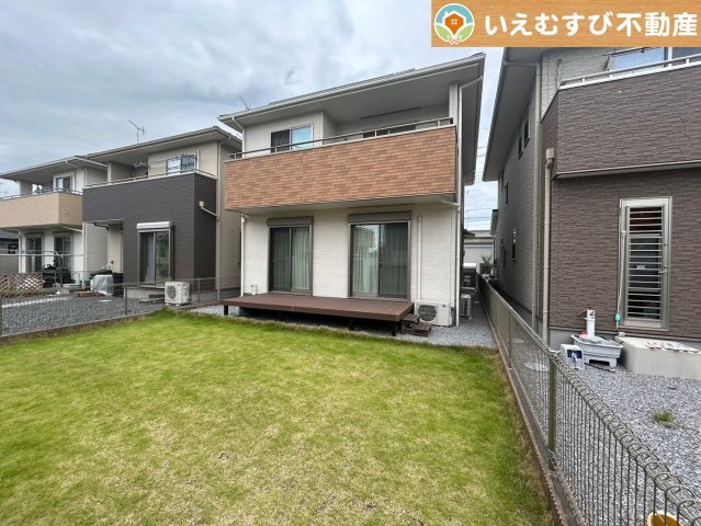 BBQや外遊びに十分な広さ　BBQやプール、お子様はもちろんペットの外遊びも楽しめそうで想像がふくらむ♪