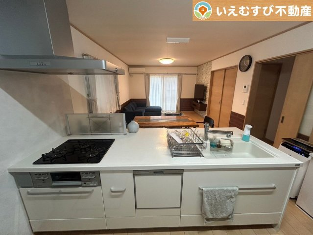 食器洗乾燥機付で忙しいママをサポート　洗い物時間が短縮できて、その分家族や自分の時間が増えますね♪
