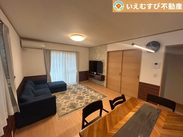 ご家族みんながゆったりくつろげるリビング　ゆとりの空間でくつろいだり遊んだり、家族の時間が楽しみですね♪