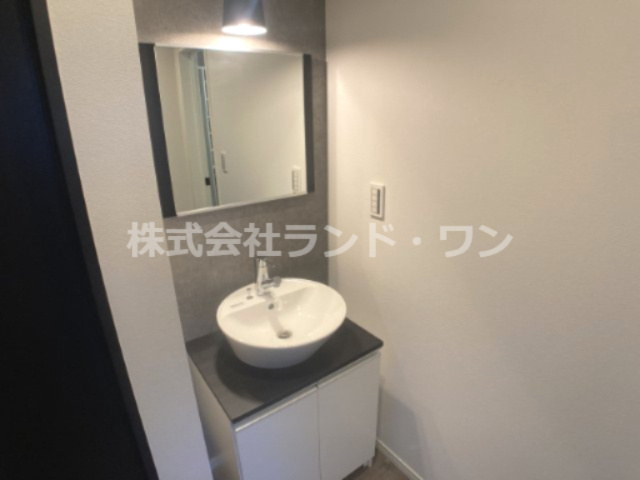 玄関すぐの手洗いスペース。