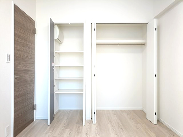 【洋室約6.0帖　収納】　全てのお部屋に収納を備え、空間を広くお使いいただけます。