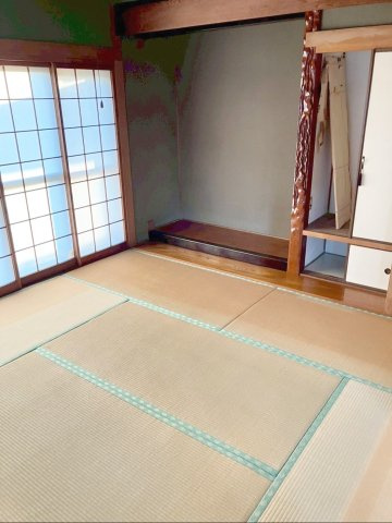 玄関から入ってすぐの和室は、客間として利用するのもオススメです！