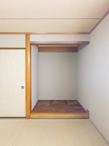 和の趣を感じる、風情ある床の間。