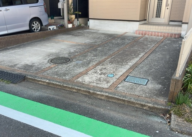 駐車場と明記されていても、最小スペースでつくられた駐車場だと大型車は駐車できなかったり、出入りしにくくなったりする可能性があります。お車のサイズと購入したい物件の駐車場のサイズを現地で確認しましょう。
