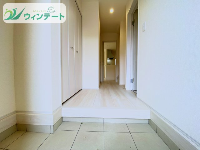 玄関は家の顔。明るく開放的な空間で、お客様を気持ちよく迎え入れられます。