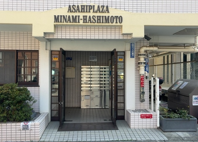 マンションのエントランスには、もともと風よけや防犯の役割がありますが、マンションによって宅配ボックスなどの設備が備わっている所もあります。日々の生活をイメージしながら生活しやすさをチェックしましょう。