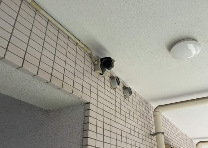 室内の防犯設備もチェックしましょう！モニター付きインターホンが設置されているか、防犯シャッターが設備されているか、ベランダに人が上がってきにくい高さかなどチェックしておくと入居後も安心できるでしょう。