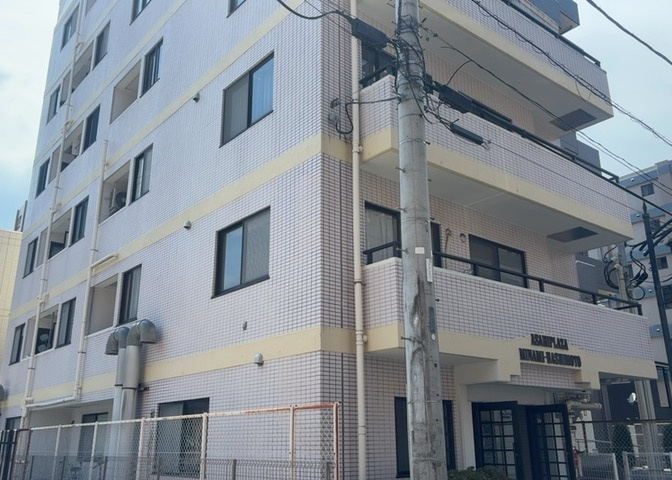 眺望の良さを楽しめるダイニングキッチンで家族団らんの時間を過ごしてはいかがでしょうか。バルコニーから見える景色を家族で眺める時間は、時間が経つのを忘れてしまいそうですね。是非、現地を見に行きましょう！
