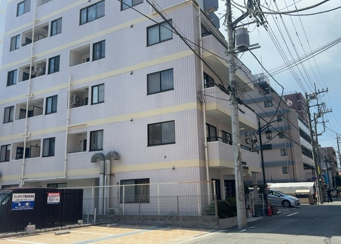 外観はマンション管理がされているかの目安になります。築年数が古いと、壁面は劣化してひび割れが生じることも！建物が古びていても細かいところが修繕されていると、きちんと管理されているなぁと感じるでしょう。