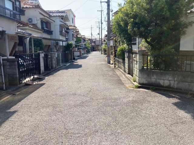 前面道路含む現地写真です