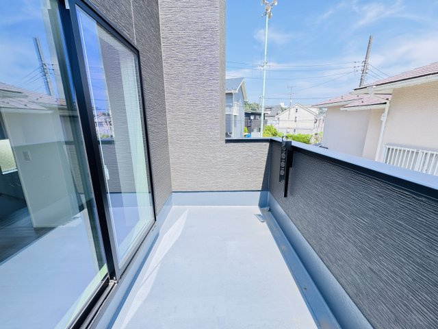 寝室前南向きバルコニー・日当たり良好♪