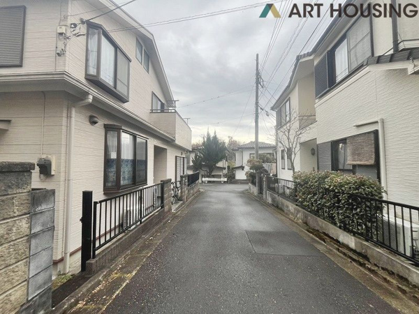 【相模原市緑区久保沢　売地の前面道路含む現地写真】
