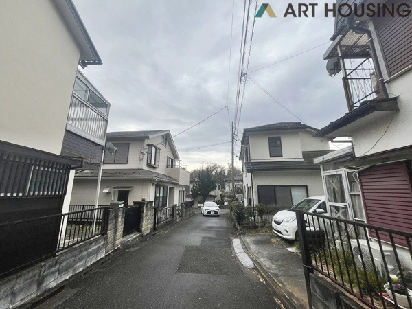 【相模原市緑区久保沢　売地の前面道路含む現地写真】