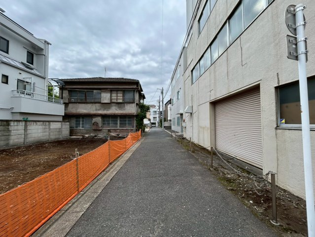 南西角に位置し、住まいの顔となるエントランスをどちらに配置するか選べる贅沢。角地は通風にも優れ、湿気のこもりにくい健やかな住まいを実現します。角地のメリットを活かした間取りをご提案いたします！